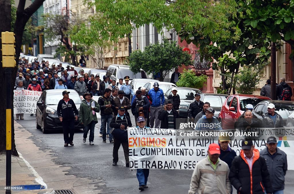 PARAGUAY-BRAZIL-ITAIPU-PROTEST