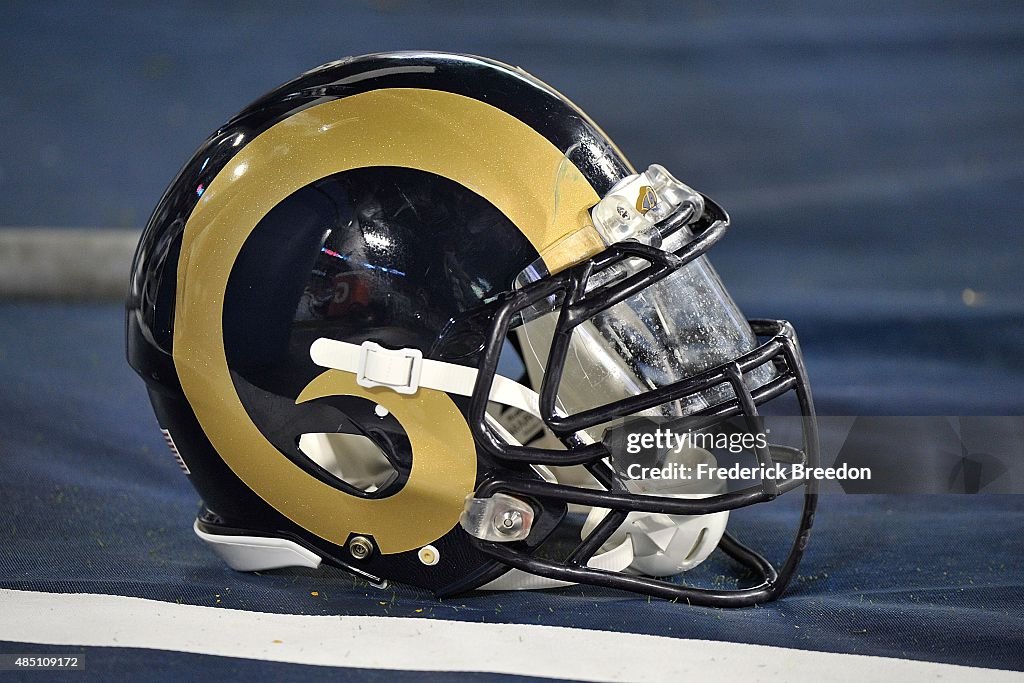 St Louis Rams v Tennessee Titans