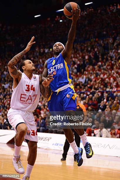 Tyrese Rice, #4 of Maccabi Electra Tel Aviv in action during the Turkish Airlines Euroleague Basketball Play Off Game 1 between EA7 Emporio Armani...