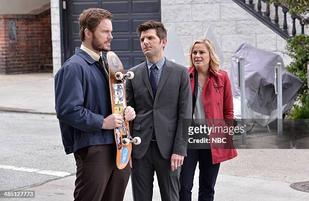 Moving Up" Episode 621/622 -- Pictured: Chris Pratt as Andy Dwyer, Adam Scott as Ben Wyatt, Amy Poehler as Leslie Knope --