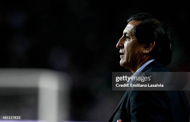 Ramon D?az of River Play looks on during a match between Estudiantes and River Plate as part of 14th round of Torneo Final 2014 at Ciudad de La Plata...