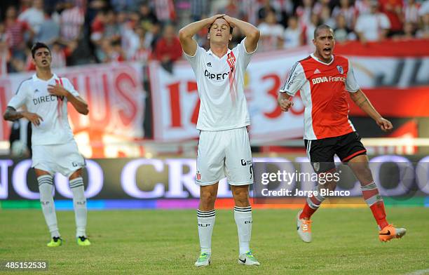 Guido Carrilllo of Estudiantes reacts during a match between Estudiantes and River Plate as part of 14th round of Torneo Final 2014 at Ciudad de La...