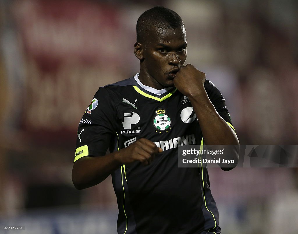 Lanus v Santos Laguna - Copa Bridgestone Libertadores