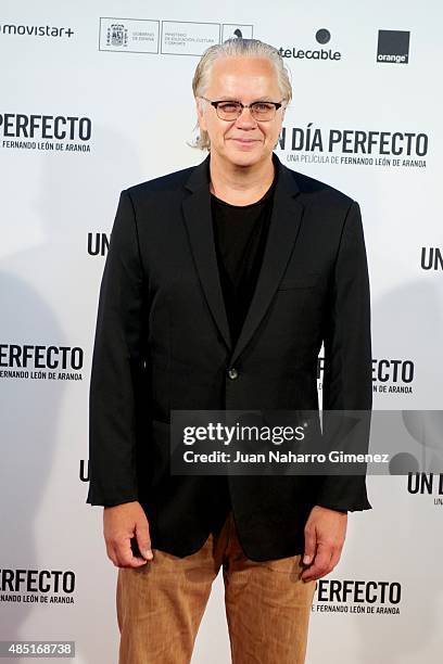 Tim Robbins attends 'Un Dia Perfecto' photocall at Villamagna Hotel on August 25, 2015 in Madrid, Spain.