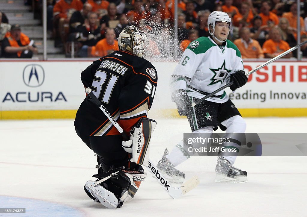 Dallas Stars v Anaheim Ducks - Game One