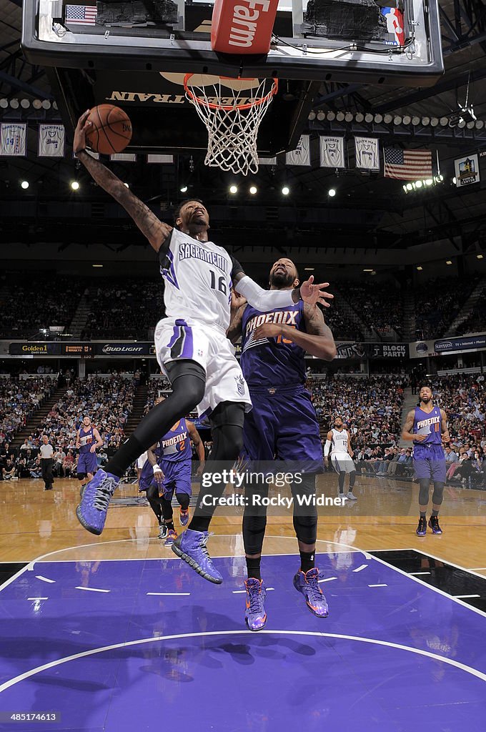 Phoenix Suns v Sacramento Kings