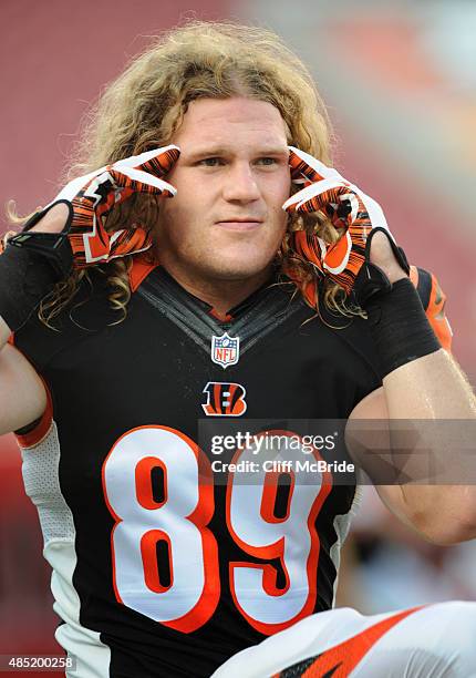 Tight end Ryan Hewitt of the Cincinnati Bengals warms up before the preseason game against the Tampa Bay Buccaneers at Raymond James Stadium on...