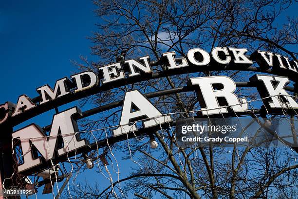 camden lock market sign - camden lock market stock pictures, royalty-free photos & images