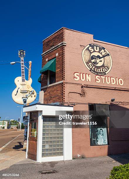 sun studios in memphis, tennessee - sun studio memphis stock-fotos und bilder