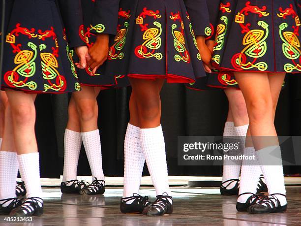 irish dancers - cultura irlandesa fotografías e imágenes de stock