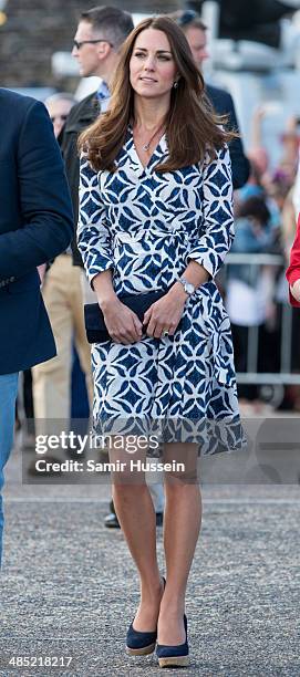 Catherine, Duchess of Cambridge and Prince William, Duke of Cambridge visit Echo Point in the Blue Moutains on April 17, 2014 in Katoomba, Australia....