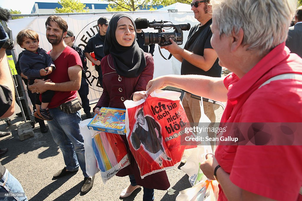 Merkel Visits Heidenau Asylum Shelter Following Violent Protests