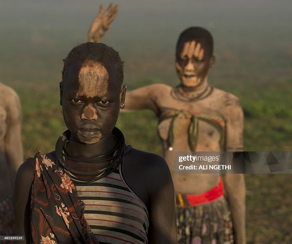 SSUDAN-UNREST-FEATURE-WRESTLING