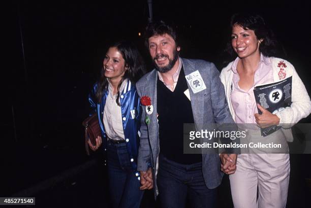 Actor Robert Walden attends and event with 2 women in September 1980 in Los Angeles, California.