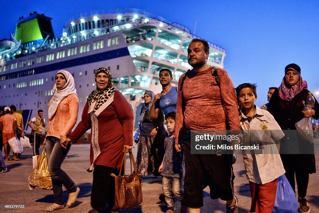 Hundreds Of Migrants Transported From The Greek Islands Arrive In Athens