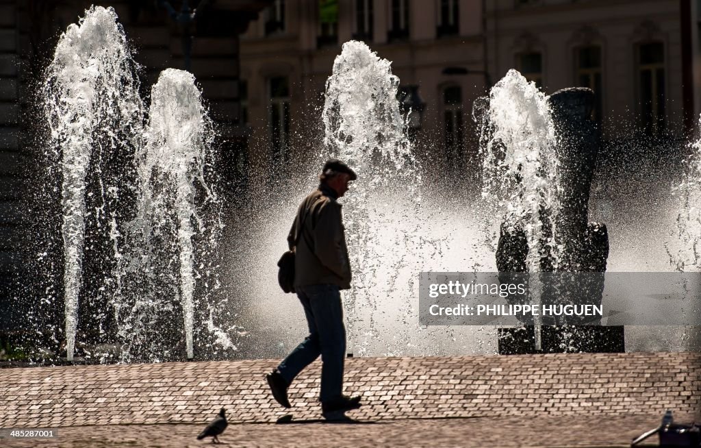 FRANCE-THEME-WATER