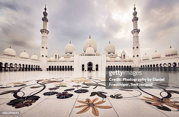 Zayed Mosqu Abu Dhabi Grand Mosque Sheikh Zayed Mosque Photos and Premium High Res ...