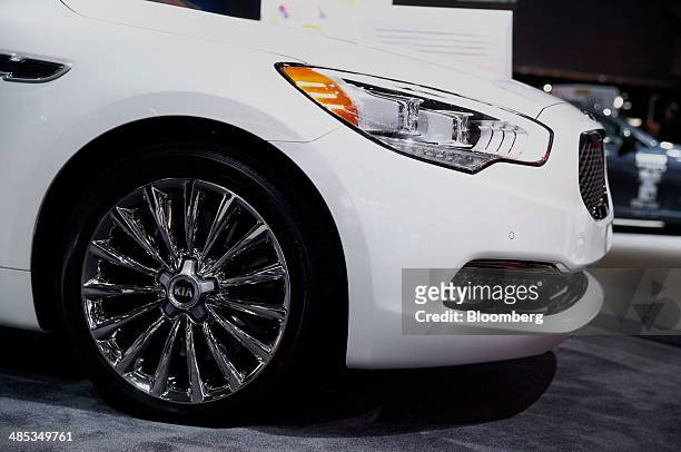 The Kia Motors Corp. 2015 k900 vehicle is displayed during the 2014 New York International Auto Show in New York, U.S., on Thursday, April 17, 2014....