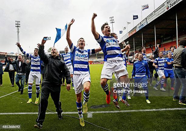 Play-offs Volendam-de Graafschap Aanvoerder Edwin Linssen centraal viert feest met zijjn ploeggenoten na de promotie Foto ; Pim Ras during the...