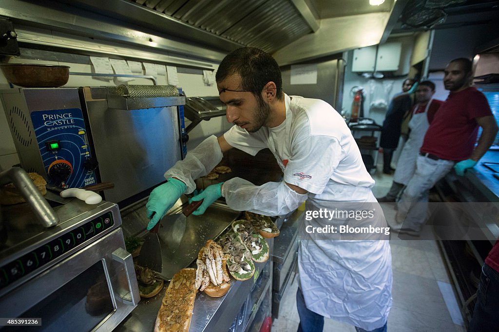 Young Iranians And City Life