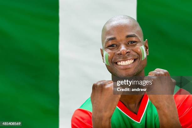 de fútbol - nigerian flag fotografías e imágenes de stock