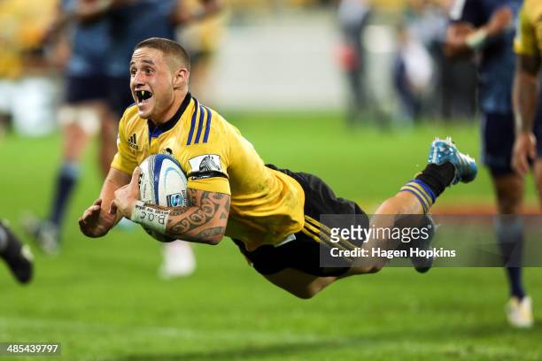 Perenara of the Hurricanes scores a try during the round ten Super Rugby match between the Hurricanes and the Blues at Westpac Stadium on April 18,...