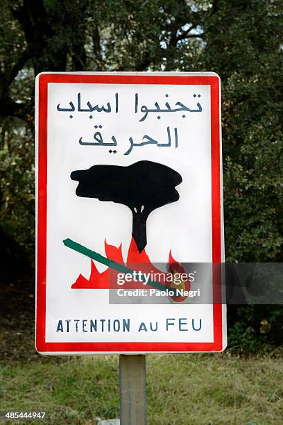 Fire Hazard Sign In Arabic Script Ifrane, Foto de stock