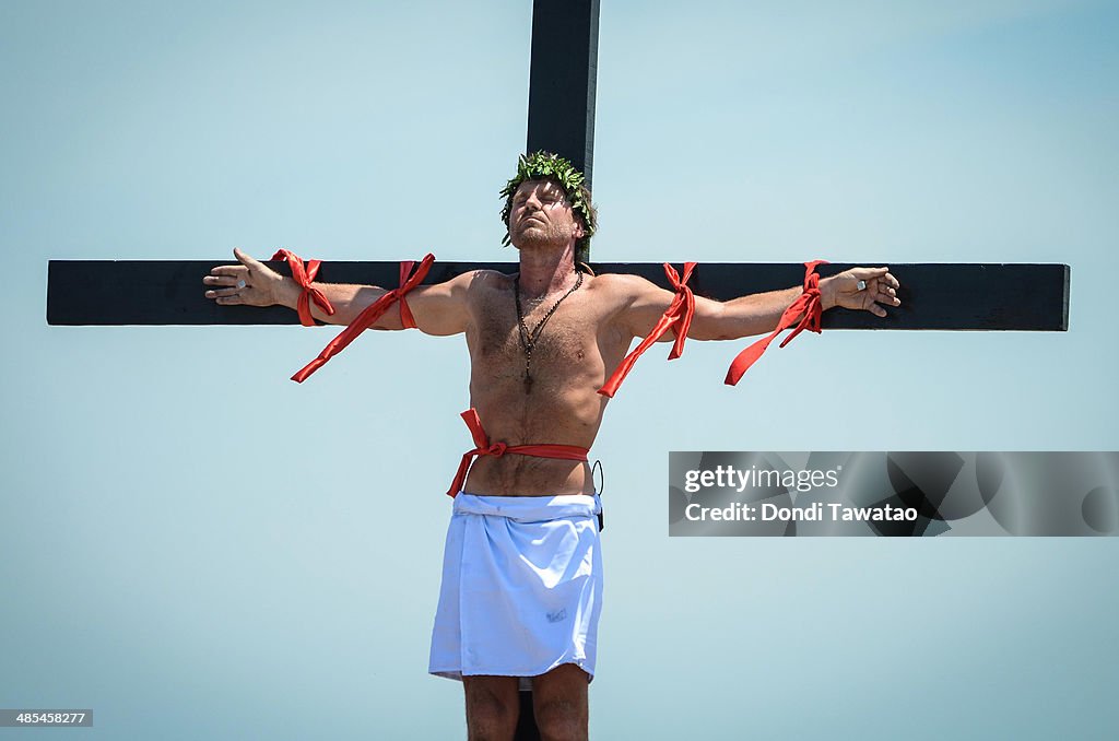 Filipino Catholics Celebrate Good Friday