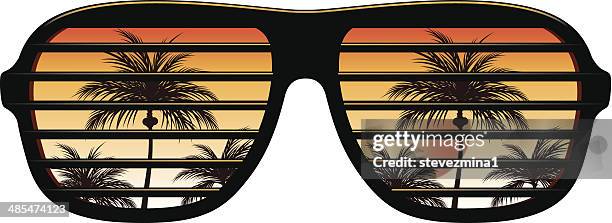 ilustraciones, imágenes clip art, dibujos animados e iconos de stock de gafas de sol - aviator glasses