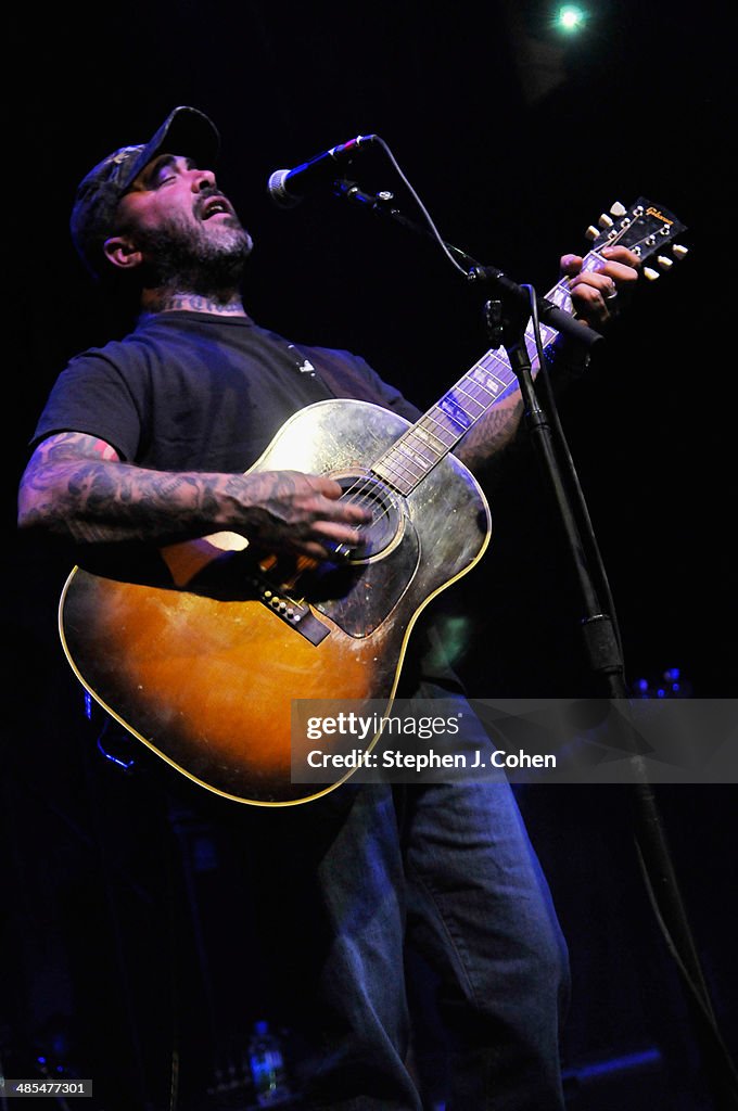 Aaron Lewis In Concert - Louisville, KY