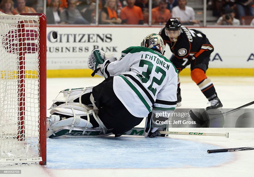 Dallas Stars v Anaheim Ducks - Game Two