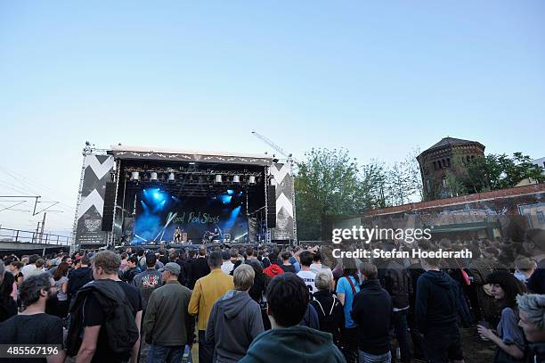 Laura-Mary Carter and Steven Ansell of Blood Red Shoes perform on stage at the Pure & Crafted Festival 2015 on August 28, 2015 in Berlin, Germany.