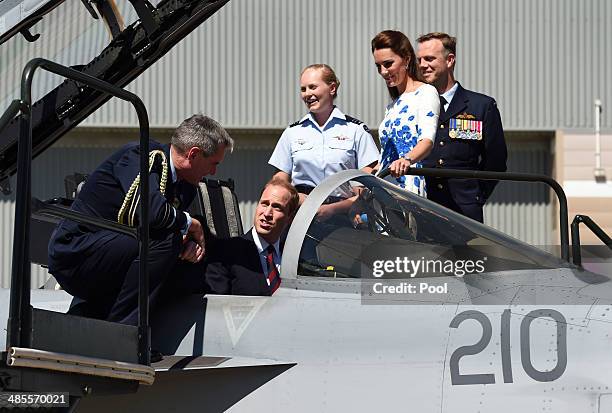 William Raper Raaf Marshal Of The Raaf Photos and Premium High Res Pictures - Getty Images