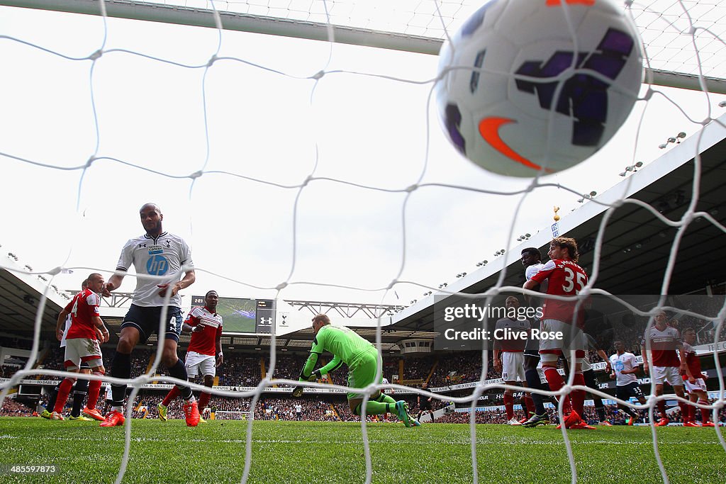 Tottenham Hotspur v Fulham - Premier League