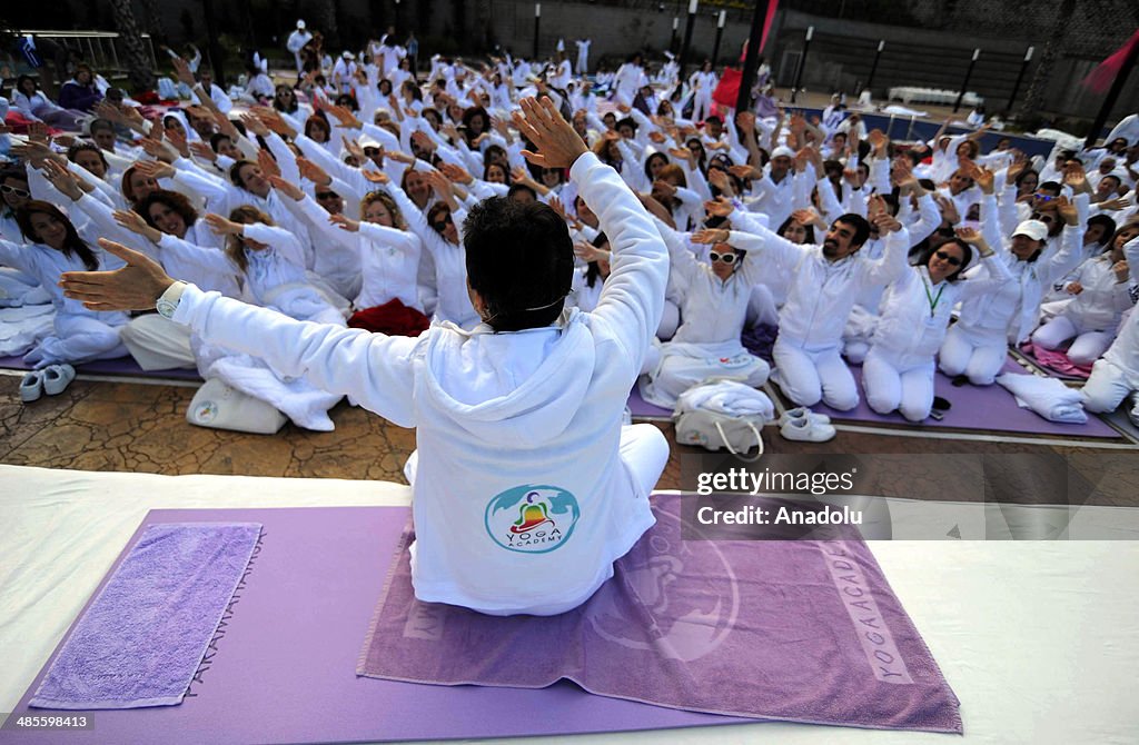 International yoga festival begins in Turkey