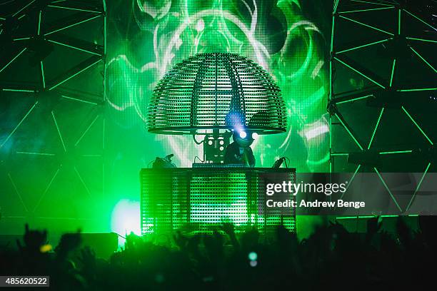 Deadmau5 performs on the NME Radio 1 stage at Leeds Festival at Bramham Park on August 28, 2015 in Leeds, England.