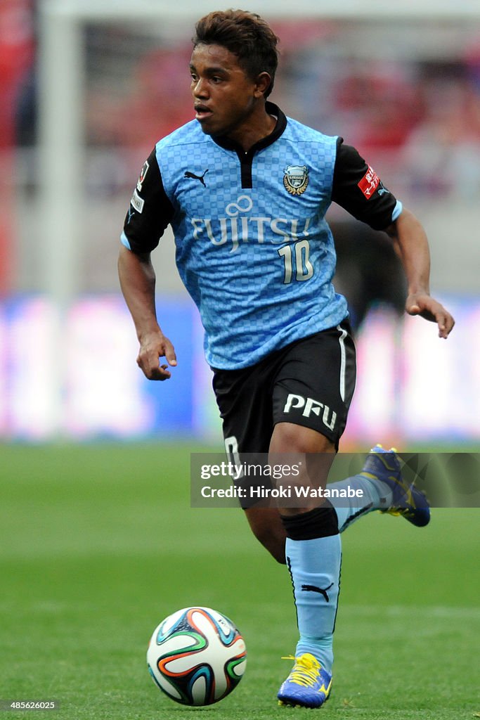 Urawa Red Diamonds v Kawasaki Frontale - J.League 2014