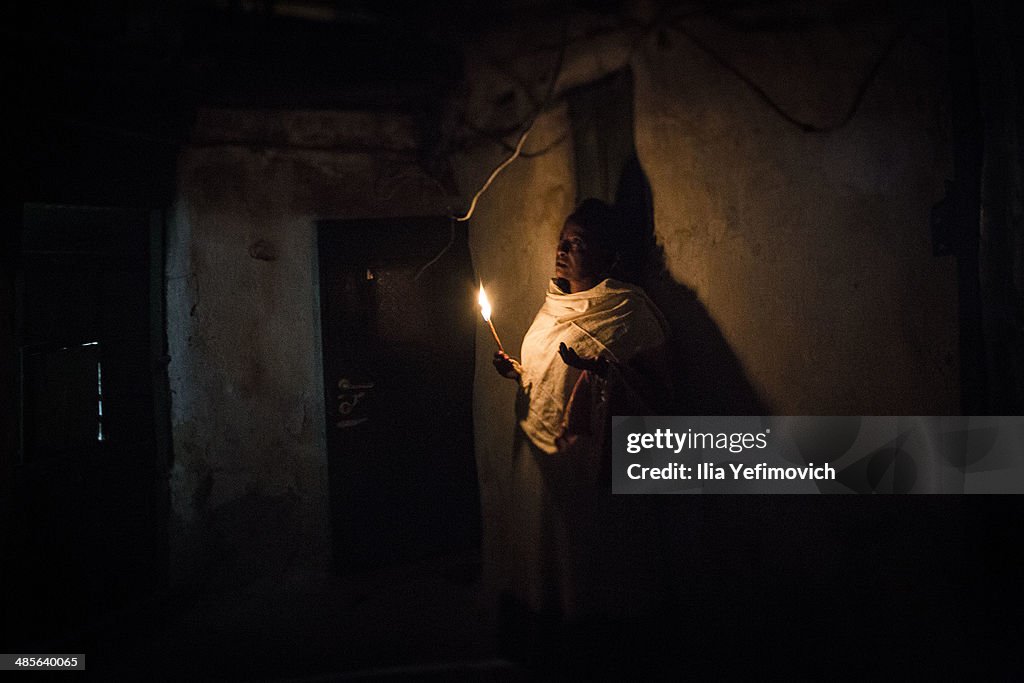 Thousands Of Pilgrims Gather In Jerusalem For The Ceremony Of The Holy Fire