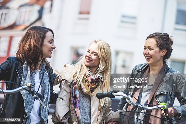 Meetup Woman 126 Friends Meetup Stock Photos, High-Res Pictures, and Images - Getty ...