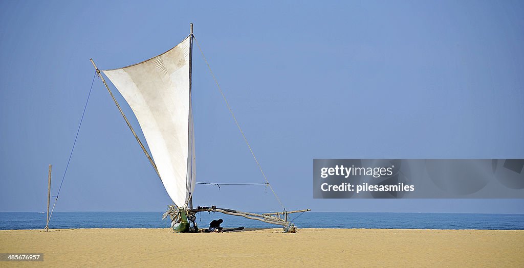 Pirogue à balancier en bateau, Negombo Beach, Sri Lanka