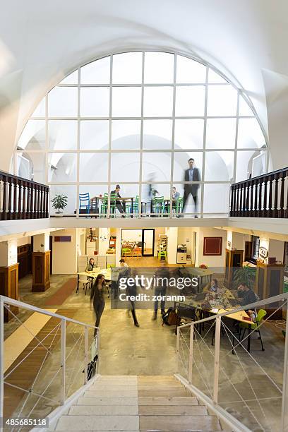 busy office interior - overcrowded office meeting room stock pictures, royalty-free photos & images