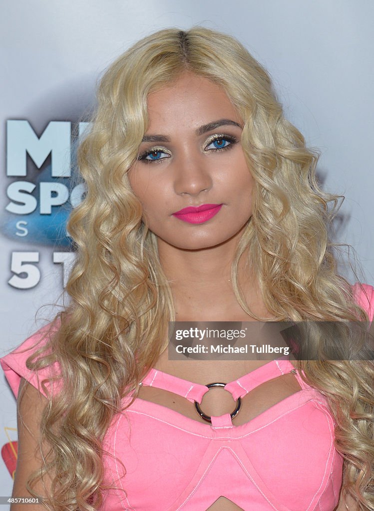 AMP 97.1 Radio Presents Pia Mia And Dev In Concert As Part Of The "Spring Concert Series"