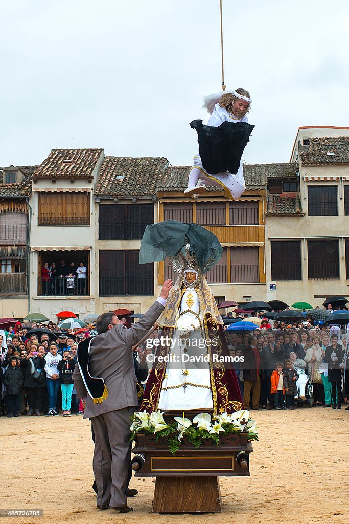 Descent Of An Angel Holy Week Ceremony In Penafiel