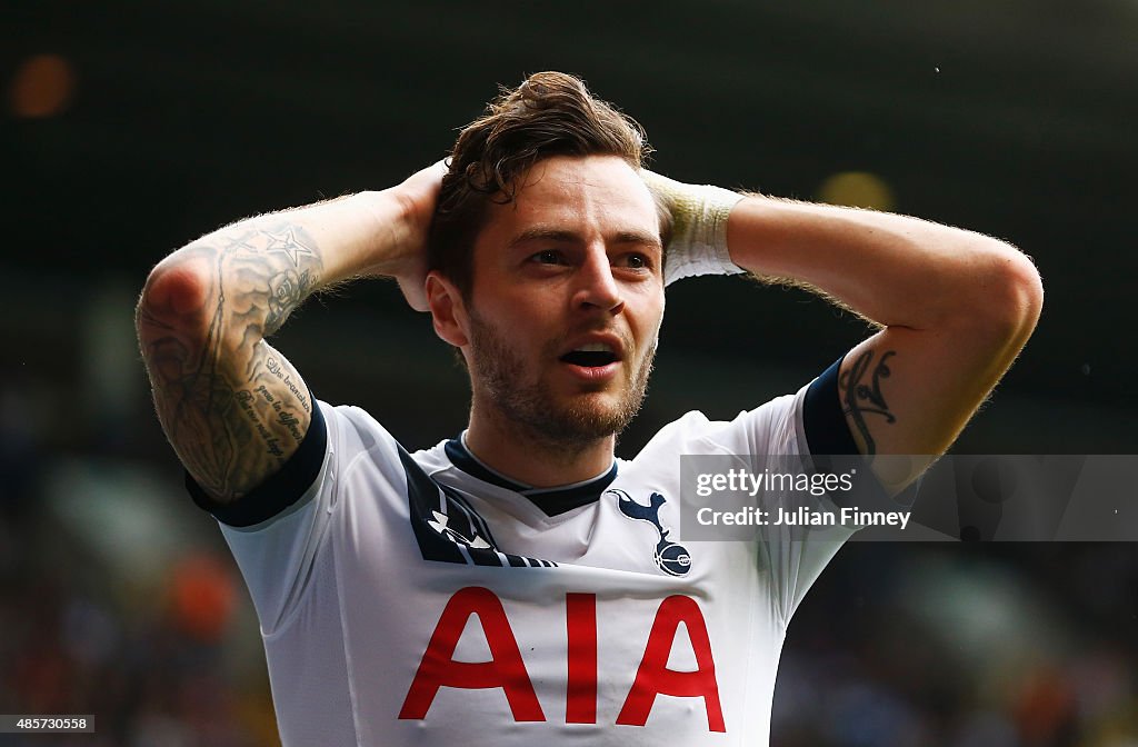 Tottenham Hotspur v Everton - Premier League