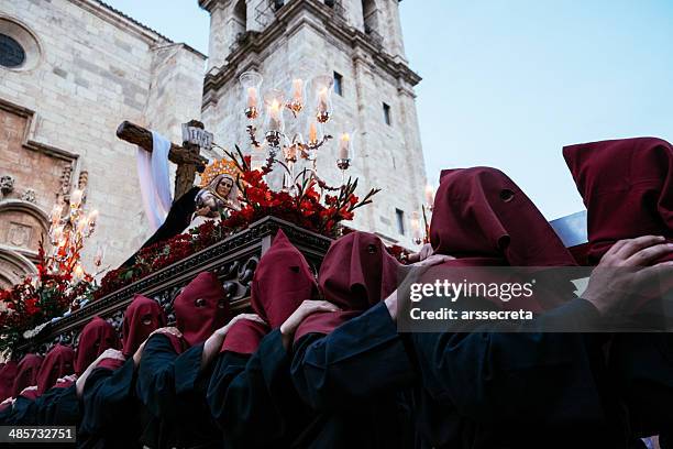 procession in spain - 聖週 個照片及圖片檔