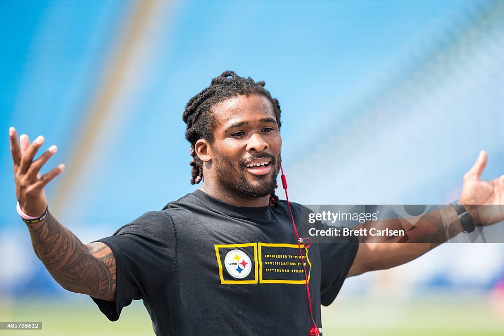 Pittsburgh Steelers v Buffalo Bills
