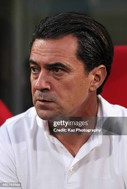 Head coach Massimo Ficcadenti of FC Tokyo looks on during the J.League match between Shimizu S-Pulse and FC Tokyo at IAI Stadium Nihondaira on August...