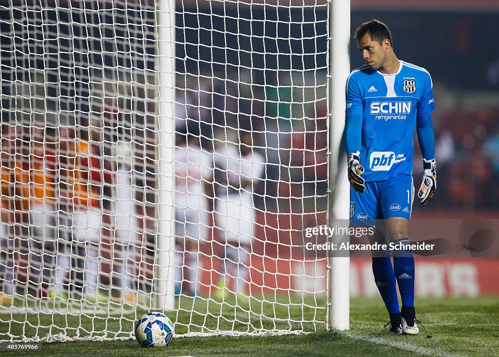 Sao Paulo v Ponte Preta - Brasileirao Series A 2015