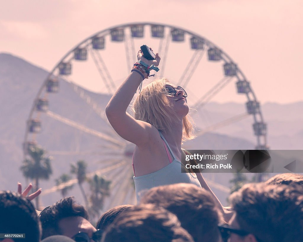 An Alternative View of 2014 Coachella Valley Music and Arts Festival - Weekend 2