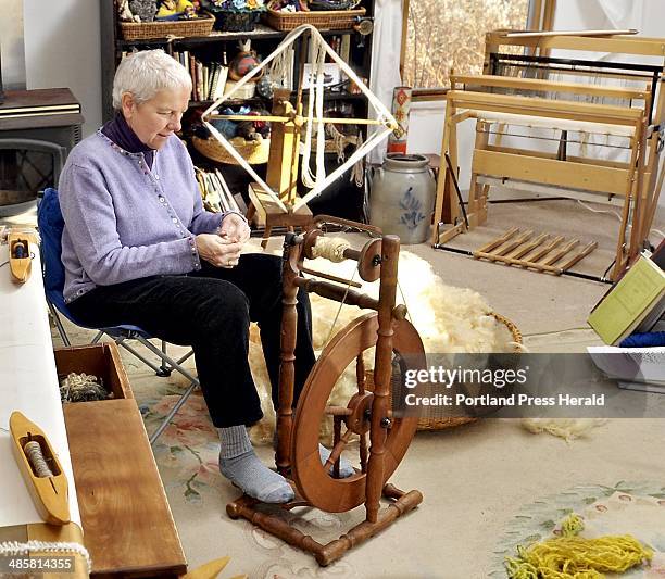 154 Yarn Spinning Wheel Stock Photos, High-Res Pictures, and Images - Getty  Images